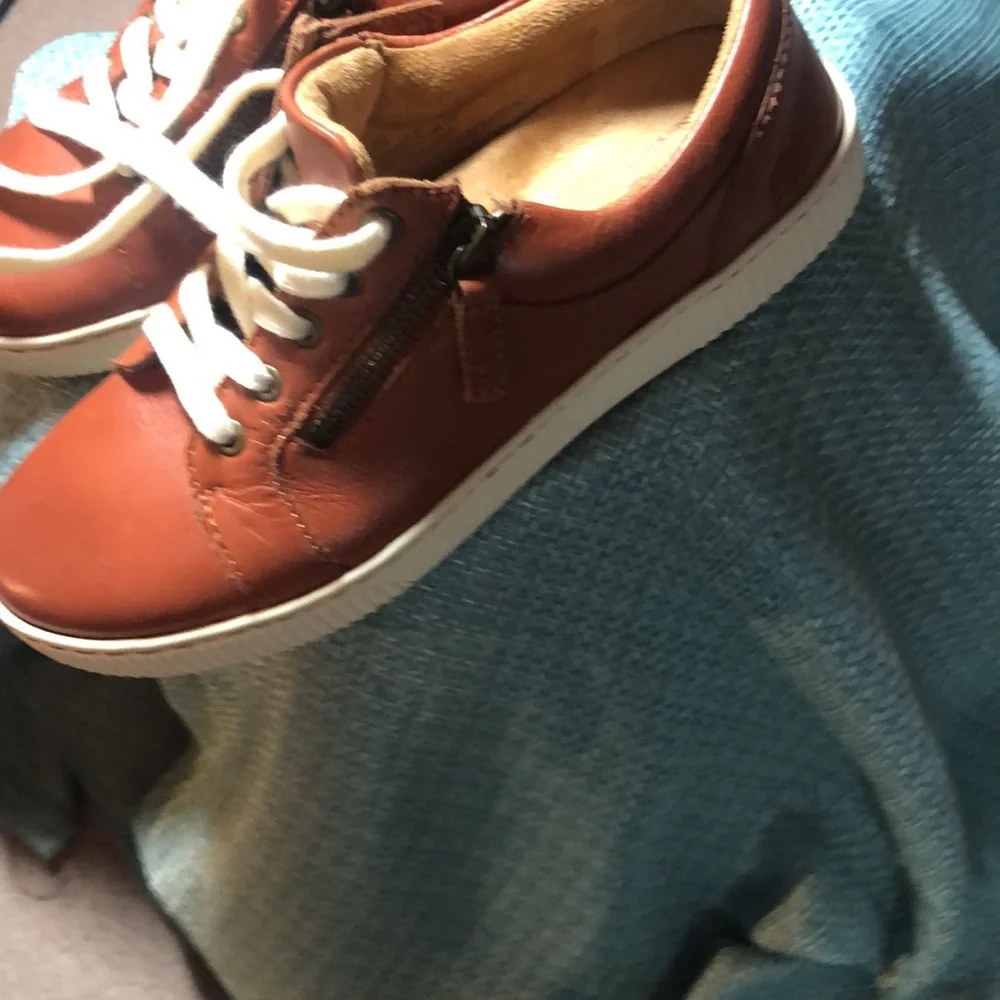 Born Paloma Sneakers size 7M - Picture 6 of 7